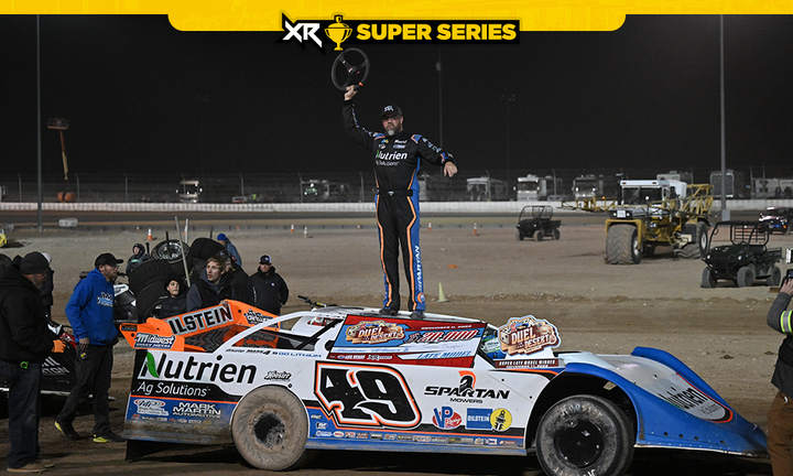 DUEL IN THE DESERT THE DIRT TRACK AT LAS VEGAS - NOVEMBER 11, 2022